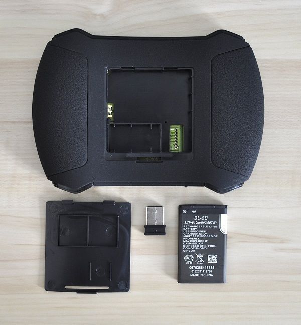 Zoweetek_i28_Keyboard_Open_Battery_Housing