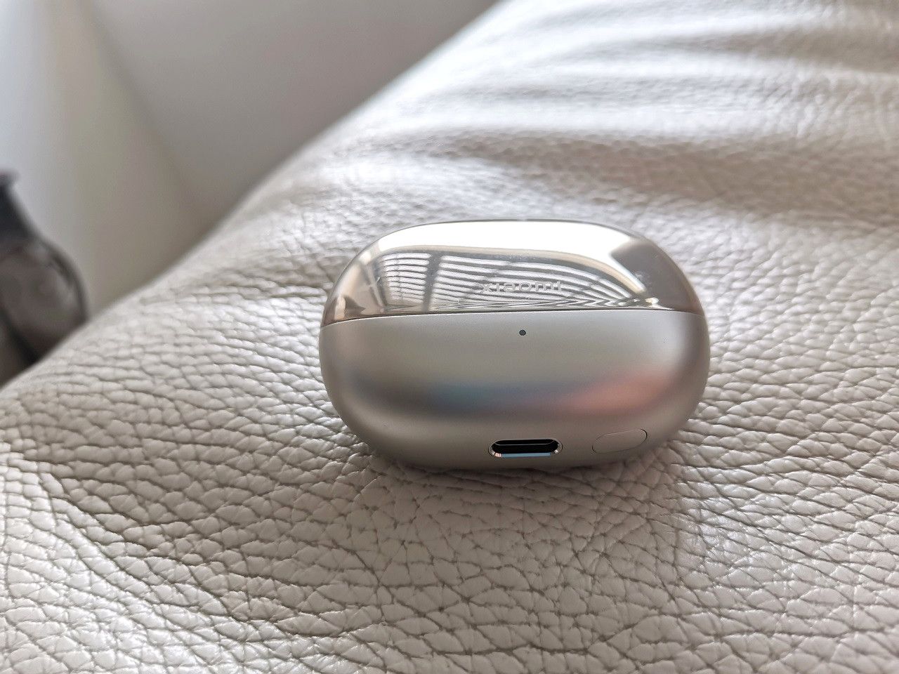 xiaomi buds 4 pro case 4