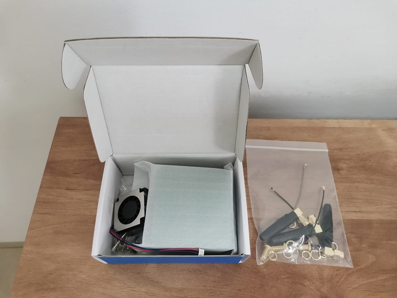 BPI WiFi6 Mini Case Unbox 2