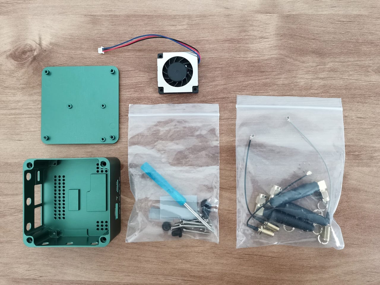 BPI WiFi6 Mini Case Unbox 3