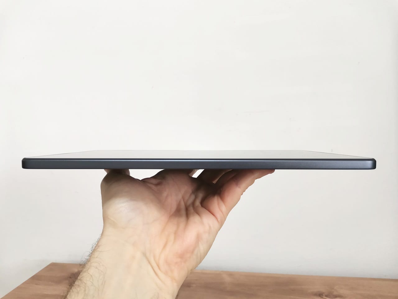 Redmi Pad 2 - Left view