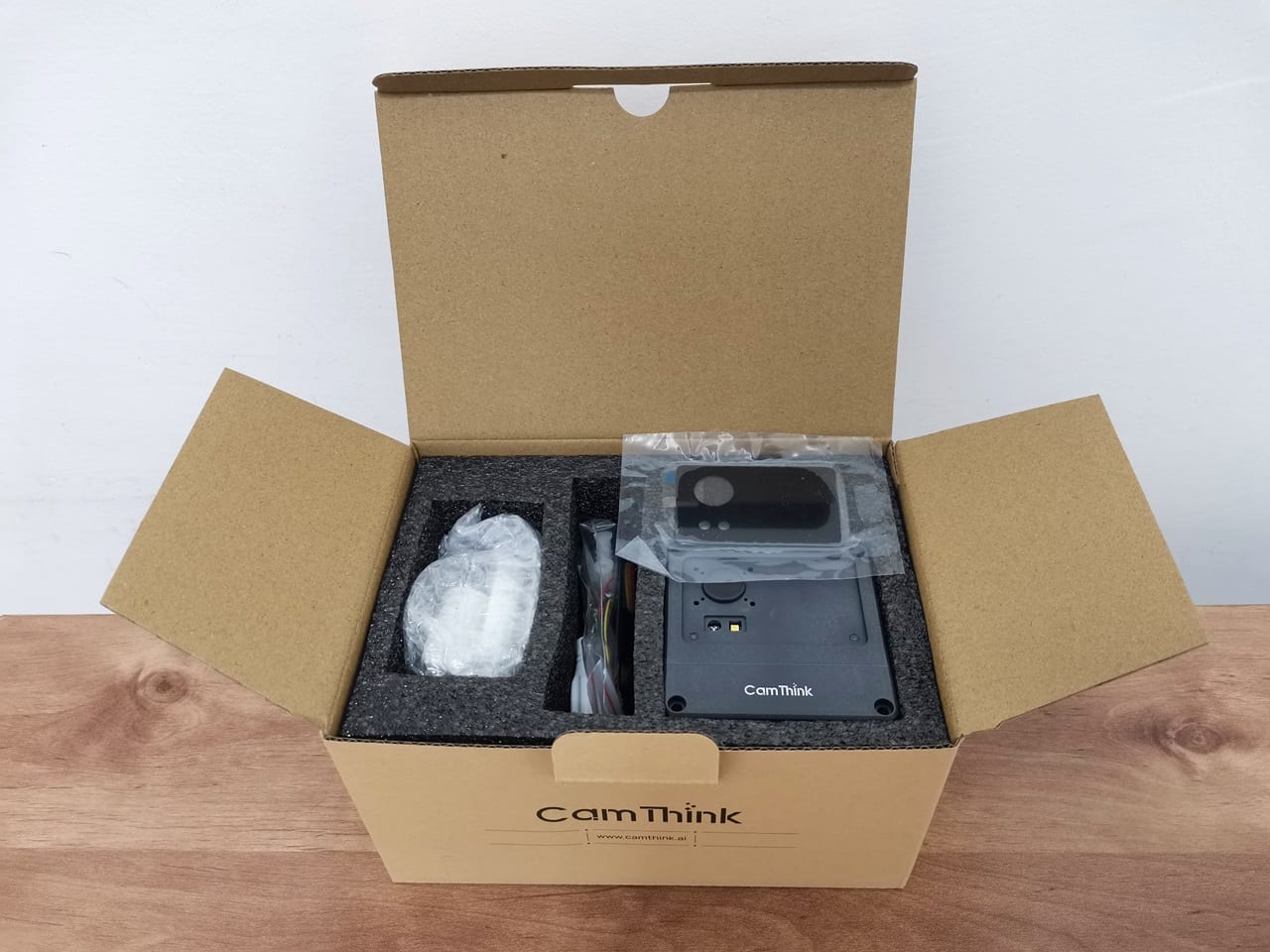 NE301 AI Camera Unbox 1