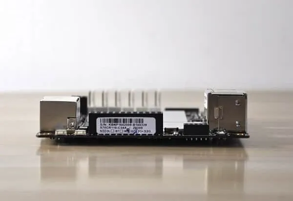 LattePanda Windows IoT Board Right