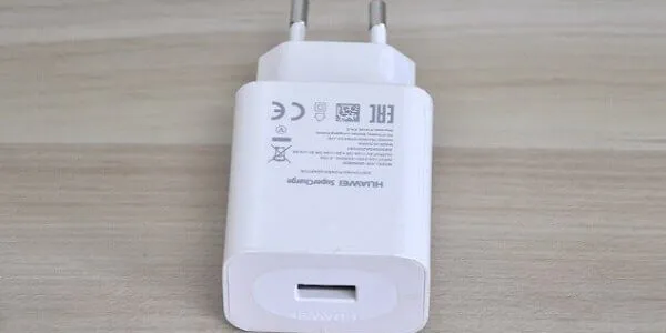 Huawei P20 Items 3 Huawei P20 Items 3