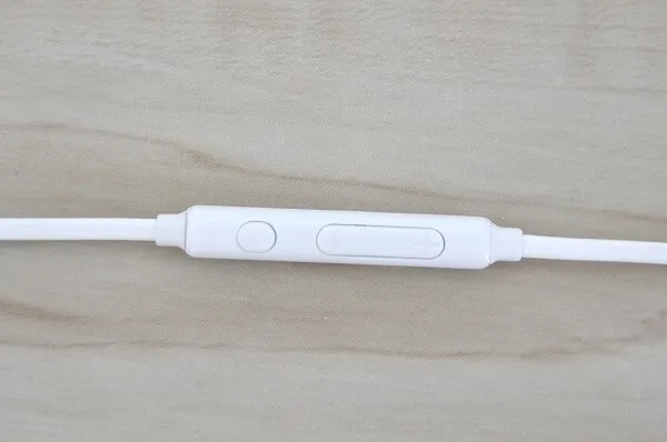 EG920BW Earphones 06