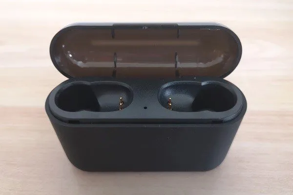 Q32TWS Case Earphone 1 Q32TWS Case Earphone 1