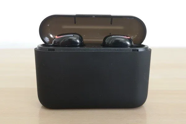 Q32TWS Case Earphone 2 Q32TWS Case Earphone 2