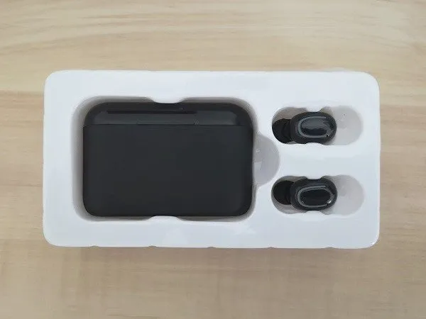 Q32TWS Unboxing 3 Q32TWS Unboxing 3