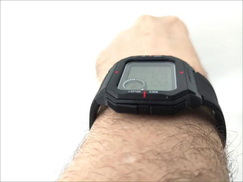 Amazfit Neo watch Wearing 3