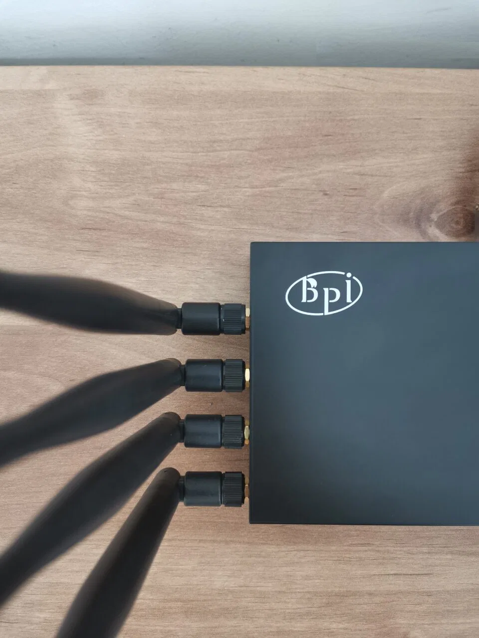 Banana Pi R3 Antennas Inst 5