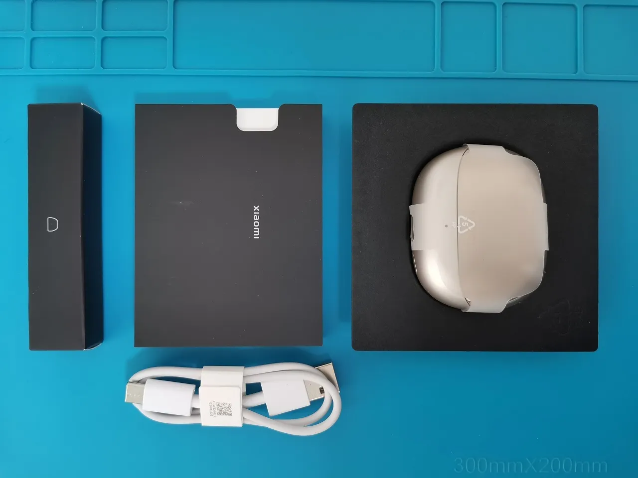 Xiaomi Buds 4 Pro Items 1