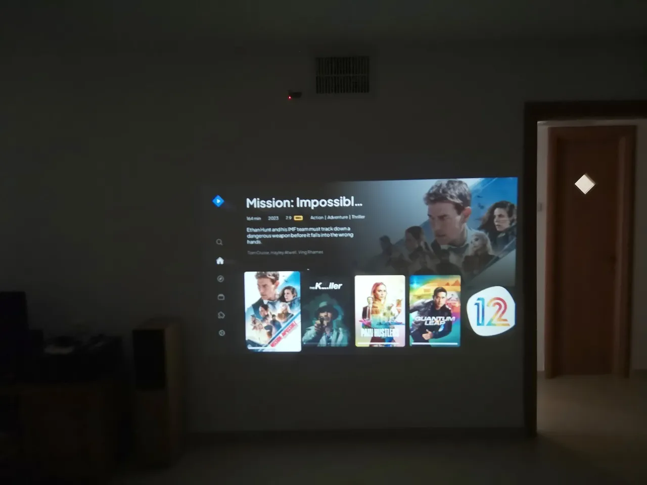 HY300 Projector Stremio 1