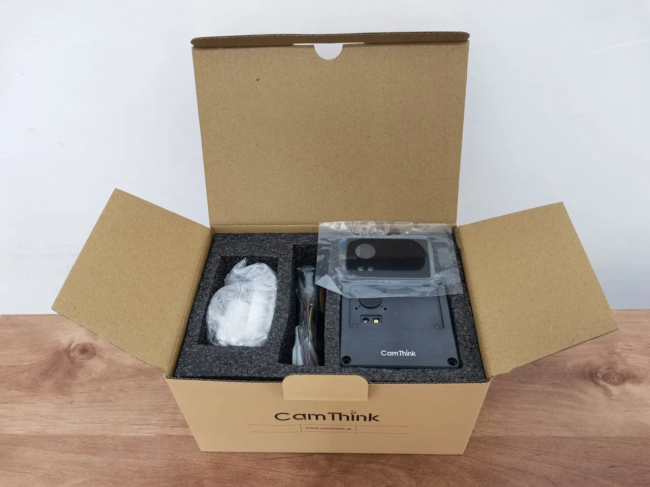 NE301 AI Camera Unbox 1