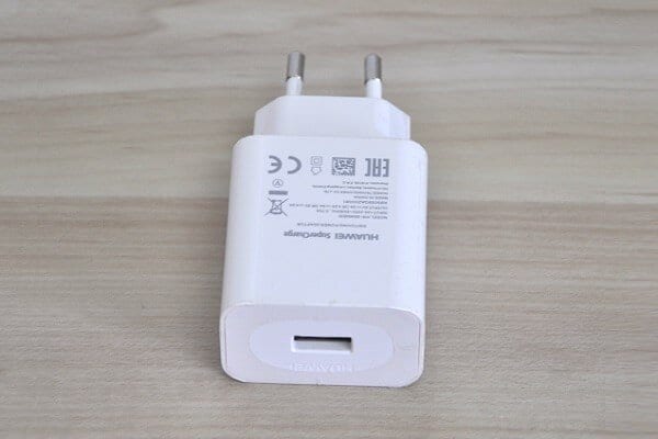 Huawei P20 Items 3 Huawei P20 Items 3