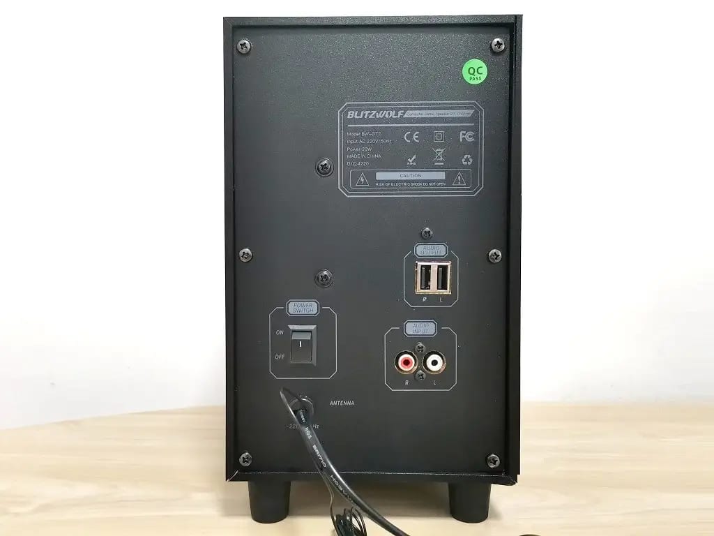 Bw Gt2 Gaming Speakers Interfaces 1