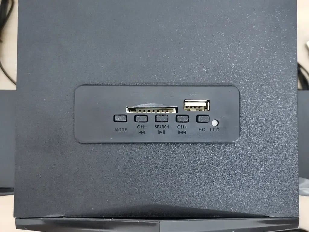 Bw Gt2 Gaming Speakers Interfaces 2