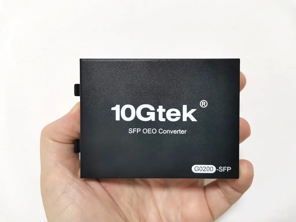 G0200 Sfpmedia Converter Hand View 1