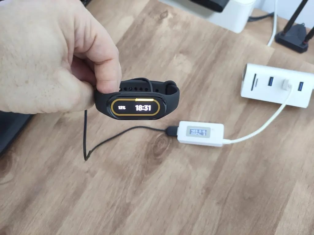 Xiaomi Smar Band 7 Charging 2