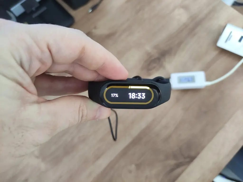 Xiaomi Smart Band 7 Charging 1