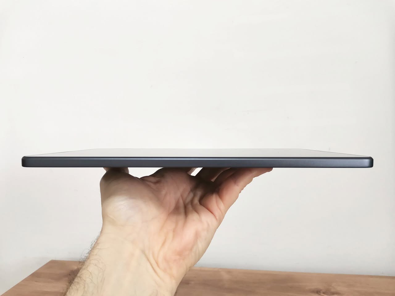 Redmi Pad 2 - Left view